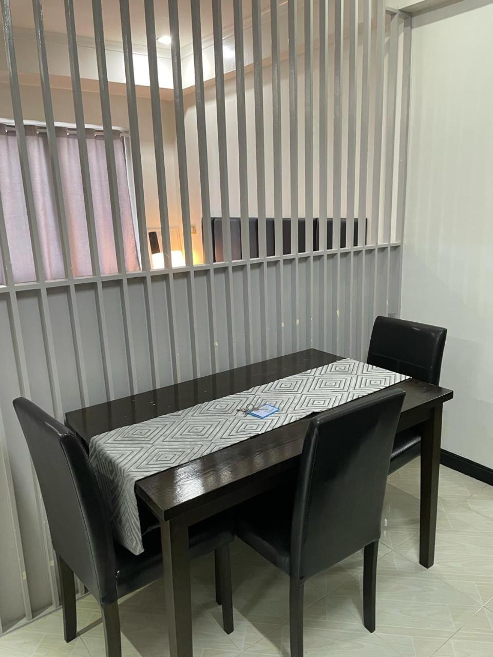 Cozy 2-Bedroom At South Of Market Soma Bgc Near Sm Aura, Market! Market! & Bonifacio High Street Taguig Exterior foto