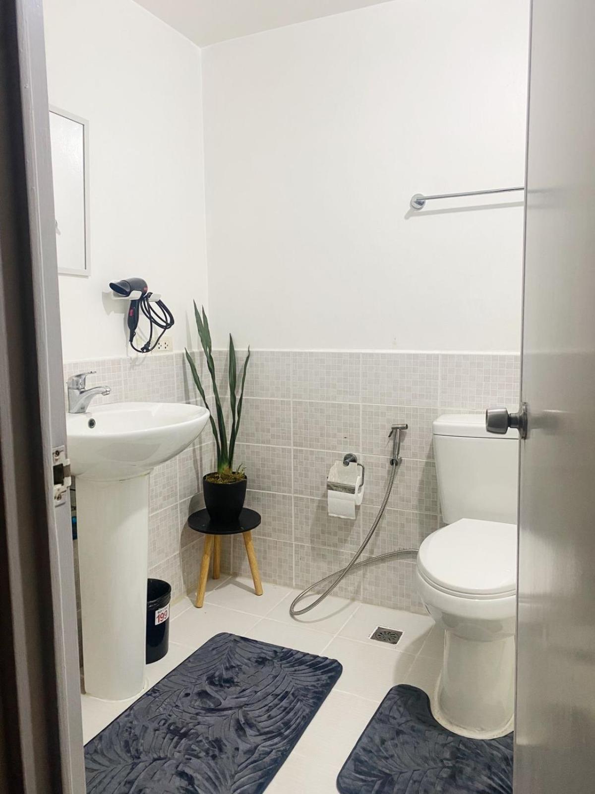 Cozy 2-Bedroom At South Of Market Soma Bgc Near Sm Aura, Market! Market! & Bonifacio High Street Taguig Exterior foto