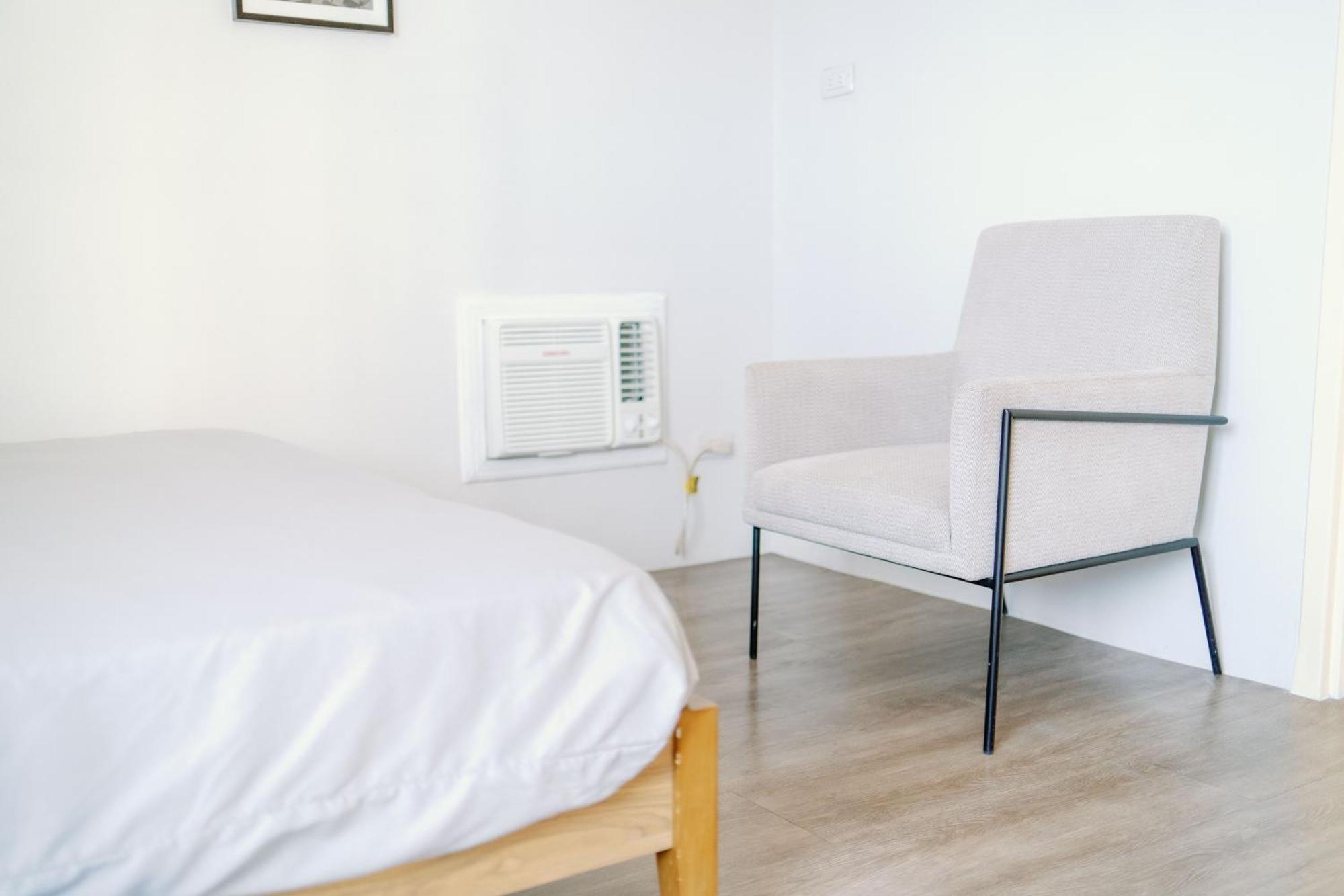 Cozy 2-Bedroom At South Of Market Soma Bgc Near Sm Aura, Market! Market! & Bonifacio High Street Taguig Exterior foto