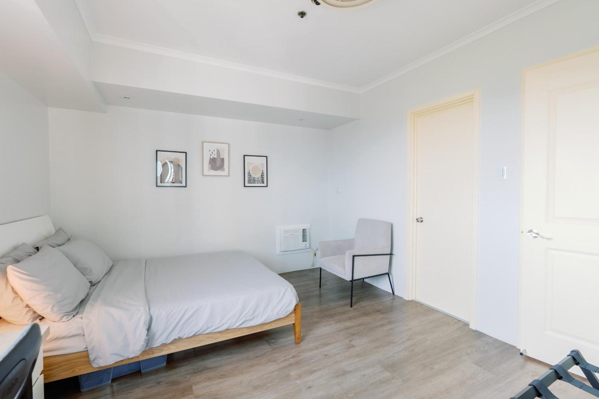 Cozy 2-Bedroom At South Of Market Soma Bgc Near Sm Aura, Market! Market! & Bonifacio High Street Taguig Exterior foto